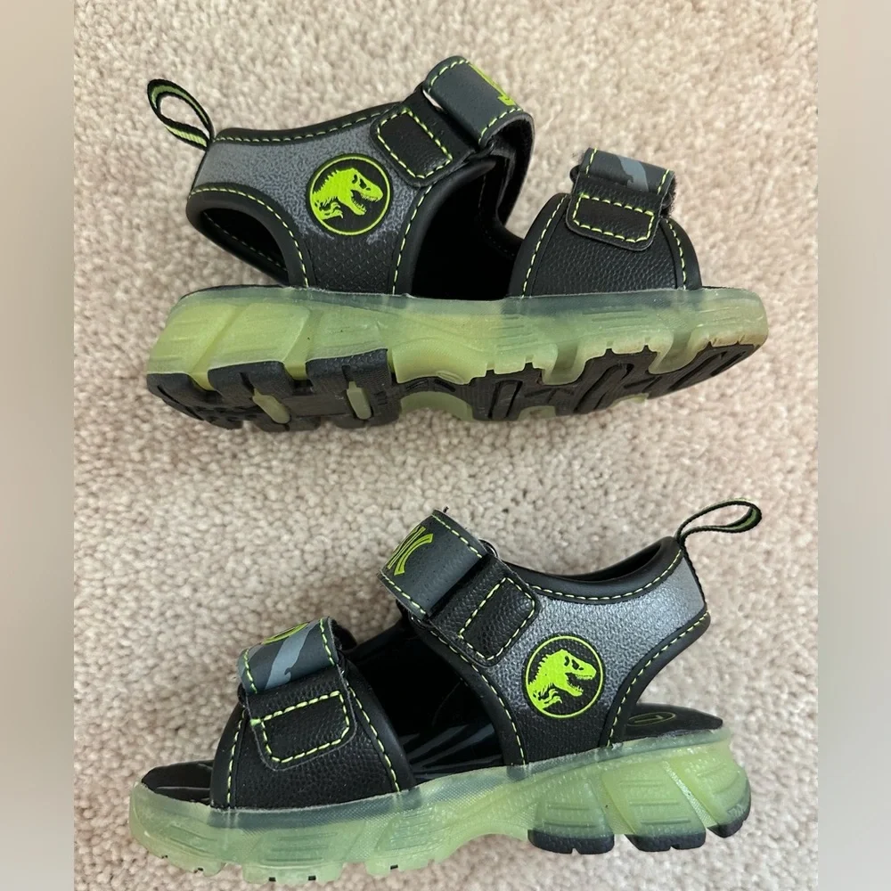 Jurassic World Toddler Boys Light-Up Dinosaur Sandals Size 7 Black Green